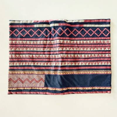 POTTERY BARN Miaou Appliqué Lumbar Pillow Cover : 20 in x 30 in - Navy + Red