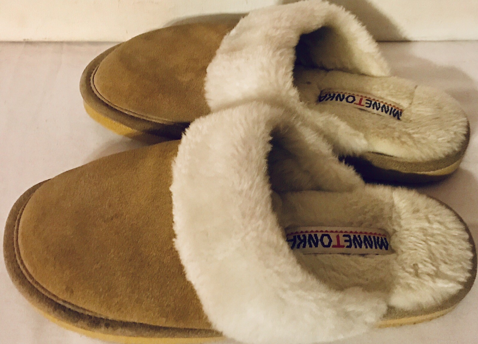 SAOLA Scarpe pantofole Minnetonka pelle scamosciata marrone foderate in pelliccia di mulo suola rigida taglia 6