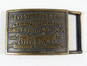 levis belt buckle