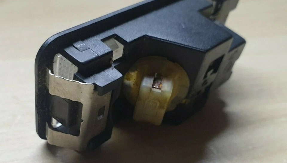 LUZ INTERIOR CITROEN XANTIA - Modelos 1993 a 2001, incluye bombilla y soporte Foto 4 de 4