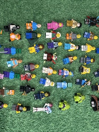 HUGE Lego Minifigure Lot Of 50 + Minifigures - Picture 3 of 3