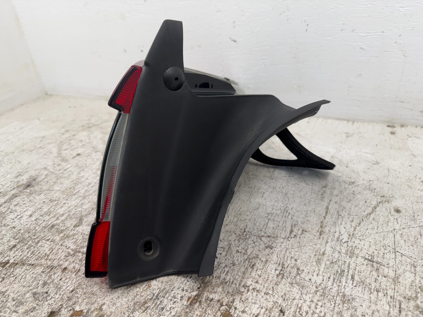 14 MASERATI GRAN TURISMO SPORT M145 OEM LEFT REAR TAILLIGHT 285792 10-19