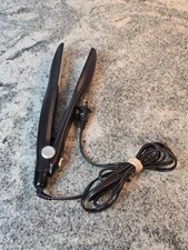 Remington Wet 2 Straight Flat Iron Hair Straightener S8000 Dual Voltage Black