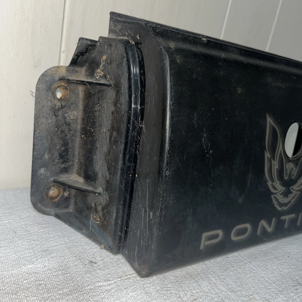 Pontiac Firebird 1985-1992 luz trasera panel de llenado central moldura M6543 DG Foto 2 de 4