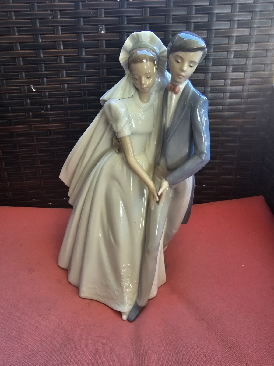 Vintage NAO BY LLADRO Unforgettable Dance 1247 Wedding Couple