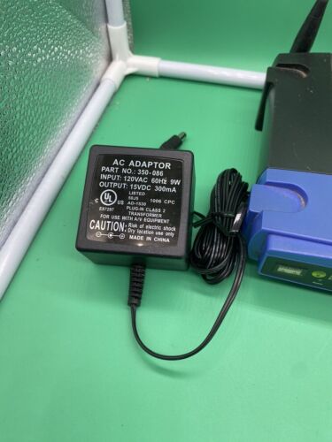 Linksys Wireless G Broadband Router / 10/100 4-Port Switch WRT54G V8 - Picture 4 of 8