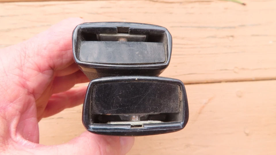 Receptores de cinturón de seguridad trasero Volvo 740 760 Wagon 1373243 Foto 4 de 4