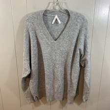 Gray Soft Knit V Neck Long Sleeve Oversized Neutral Classic Pull Over Sweater S