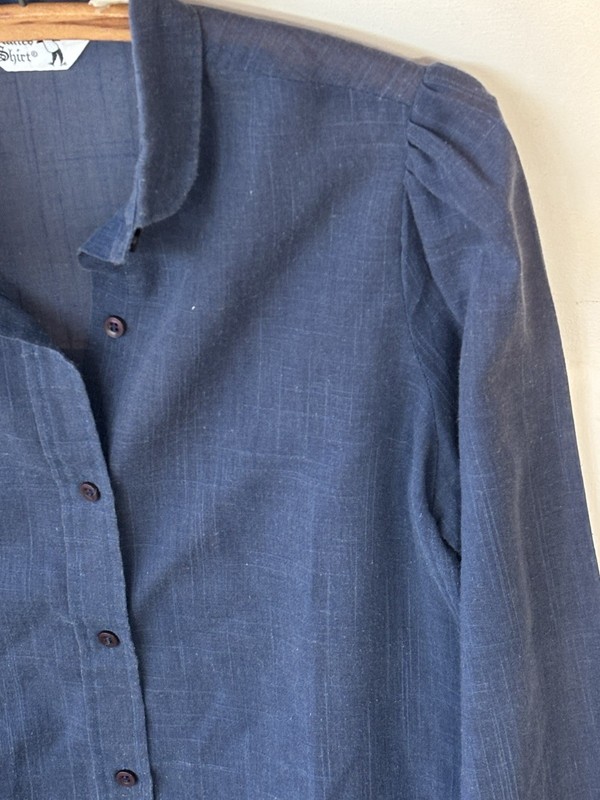 STUFFED SHIRT Navy Blue Semi Sheer Cotton/Poly Blend L/S Women’s ViNTaGe BlouSe