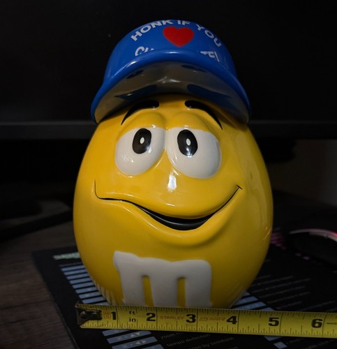 M&M’s Yellow Character Ceramic Cookie Jar – Galerie Honk if You Love Chocolate - Picture 11 of 11