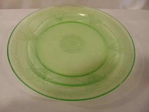 Federal Georgian Green LoveBirds Uranium Depression Glass Dinner Plate
