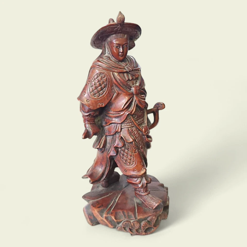 SCULTURA CINESE IN LEGNO INTAGLIATO A MANO - GUERRIERO / DIGNITARIO ORIENTALE - Immagine 2 di 4