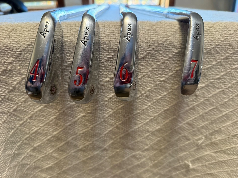 Juego de hierro Ben Hogan 2003 Apex diestro acero Apex 4 ejes/4 hierros a través de ecualizador Foto 4 de 4