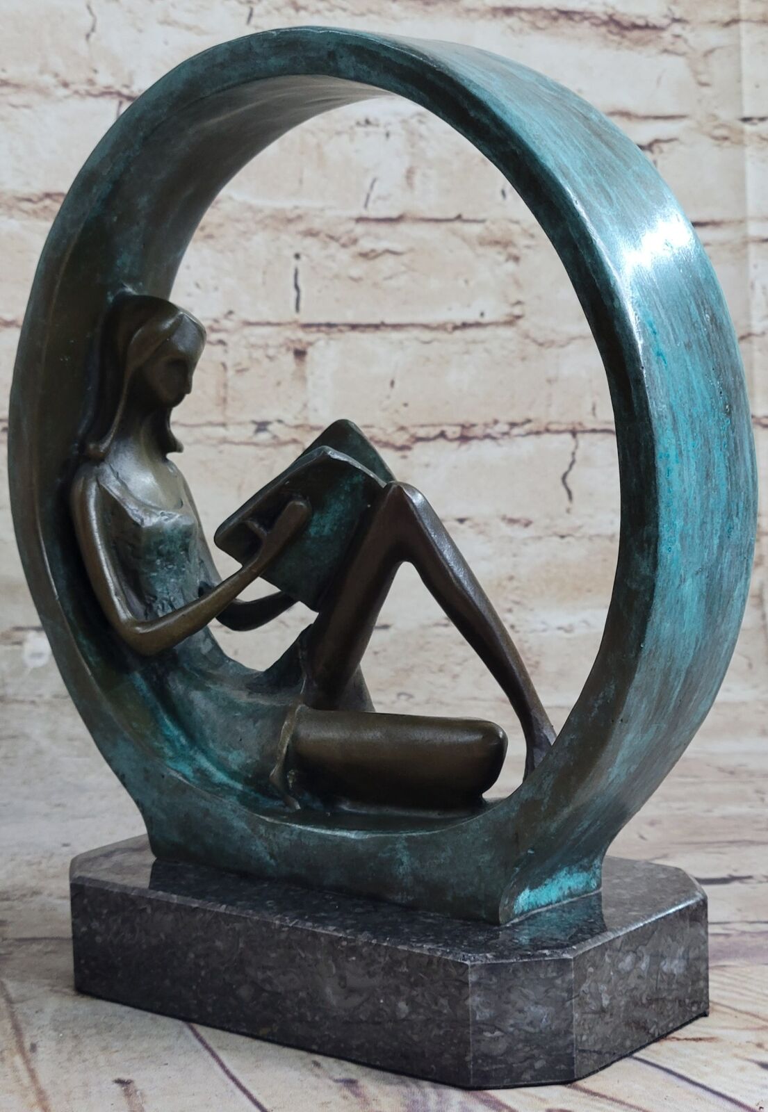 Mujer calipigia (Altura: 35 cm). Prueba en bronce patina…