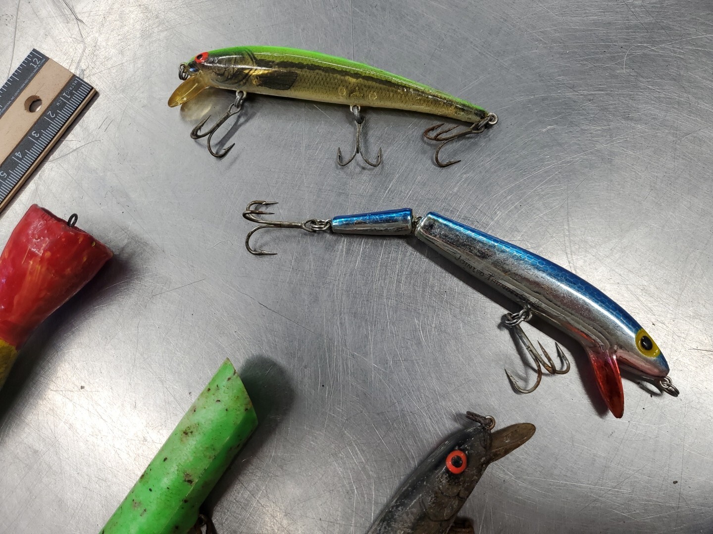 Lot of 12 Used Striper Saltwater Plugs Lures Poppers Divers - Image 7