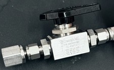 Swagelok Multipurpose Ball Valve 40 Series 1/4” Tube Fitting SS-4SKPS4 + extra