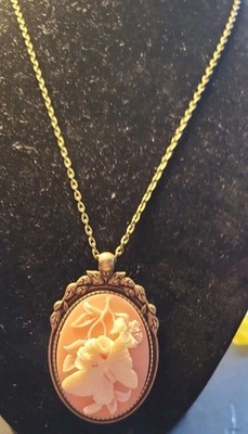 Butterfly Cameo Pink  Pendent Necklace 3D Gold 