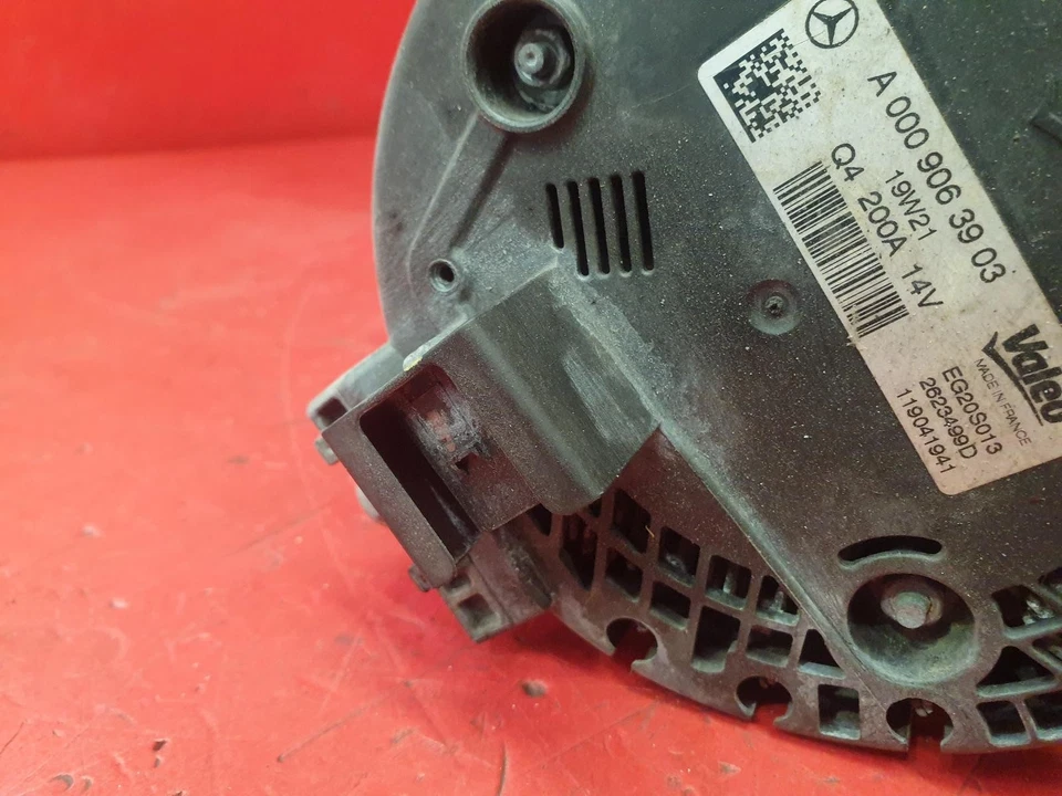 MERCEDES BENZ VITO 2019 ALTERNATOR 200AMP 2.0L DIESEL OM654.920 0009068504 - Image 4 of 4