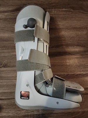 Breg Full Shell Mid Calf Medical Walking Boot Fracture Size M