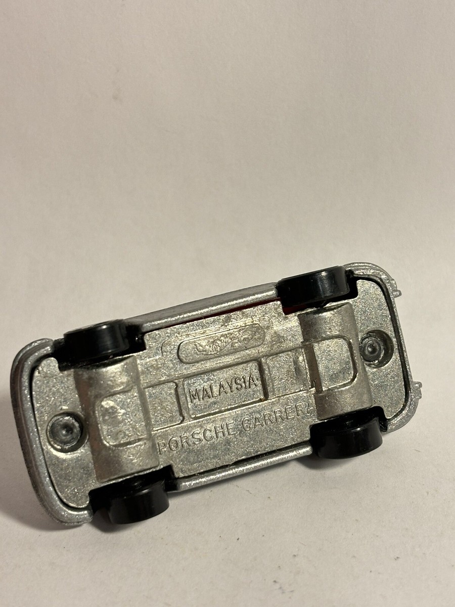 1998 Vintage Hot Wheels Porsche 911 Carrera Metalflake Silver Die