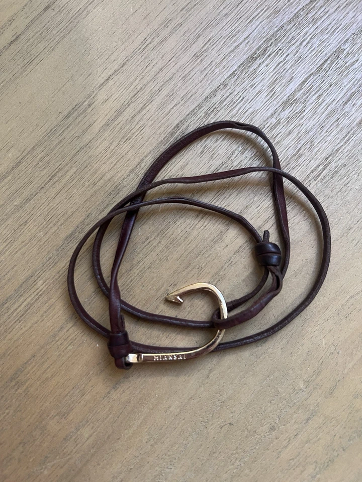 Pulsera Miansai Gancho Marítimo Gancho Cuerda, Cuero Marrón Foto 4 de 4