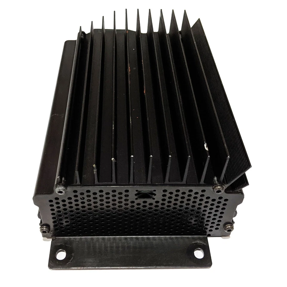 原始设备制造商 Bose 音响系统放大器 梅赛德斯-奔驰 C220 C280 1994 / 2028200589 — 第 3/4 张图片