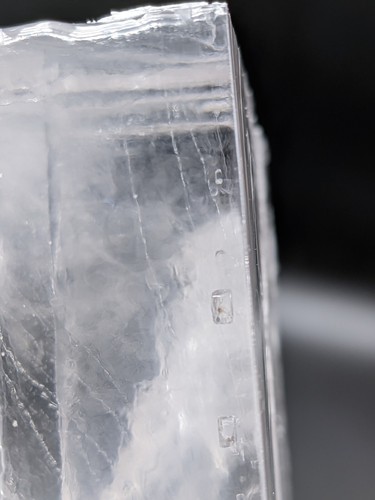 Halite crystal with water and ancient organisms inside,a very rare specimen 538g - Picture 5 of 9