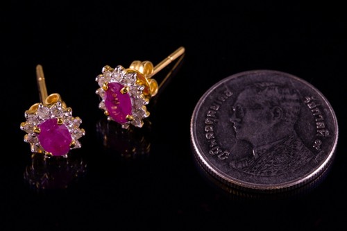 SOLID 9K GOLD w. genuine DIAMOND and RUBY STUD EARRING - Picture 2 of 3