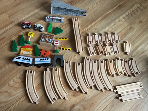 Juego de tren de madera tren a pilas con edificios puente árbol personas - Imagen 8 de 8