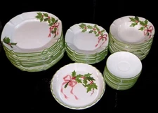 Rare Vintage LOS ANGELES POTTERY/N.S. GUSTIN Co. "HOLLY" Christmas Dinnerware