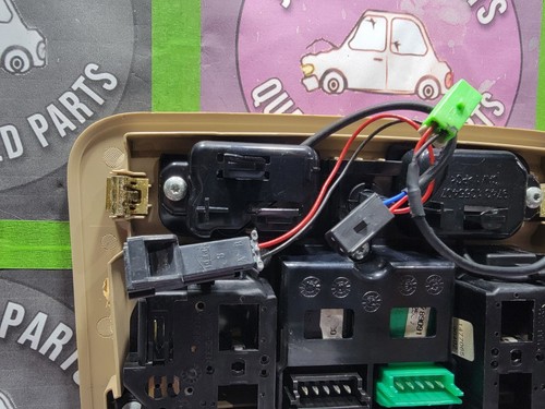 2009 Cadillac CTS Overhead Console HomeLink Switch & Sunroof Control ,Dome Light - Picture 9 of 16