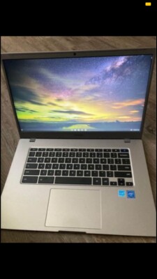 Samsung Chromebook 15.6'' (32GB eMMC, Intel Celeron, 1.1GHz, 4GB RAM) - Platinum