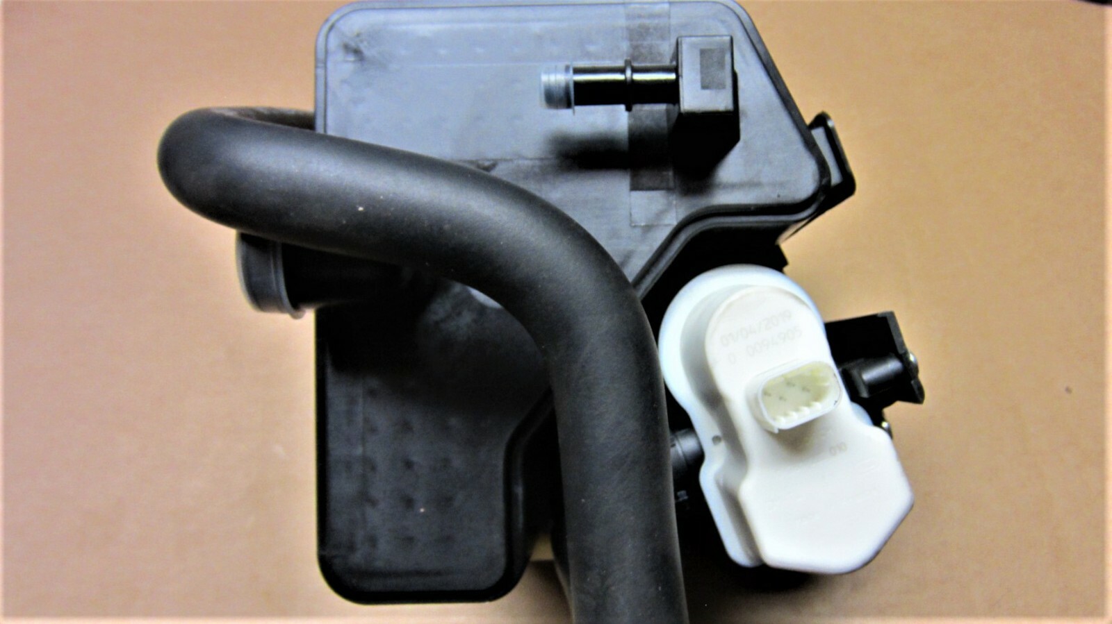16-21  McLaren MP4-12C Fuel Vapor Charcoal Canister Used P/N 11K0057CP OEM NICE
