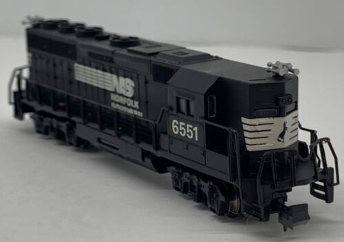 N Bachmann W/8 Wheel GP50 Diesel Loco Train #61291 Norfolk & Southern #6551. - Picture 4 of 12