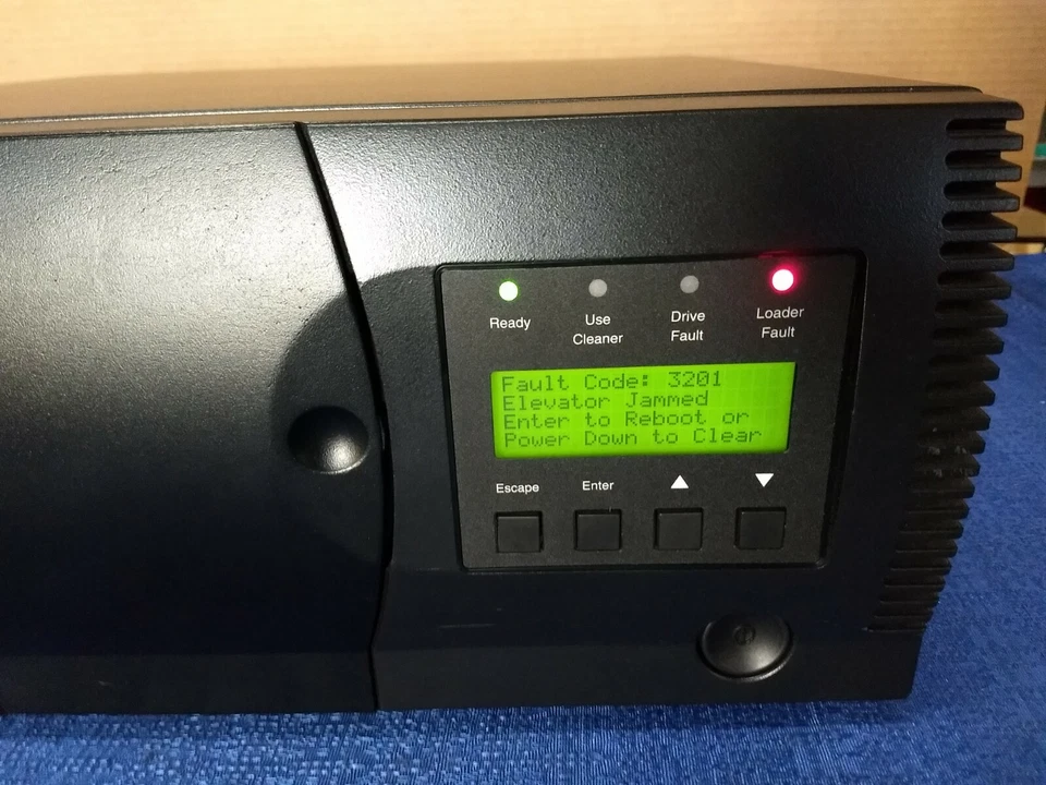 Overland Storage LoaderXpress SDLT320-LXLL110TX Foto 2 de 4