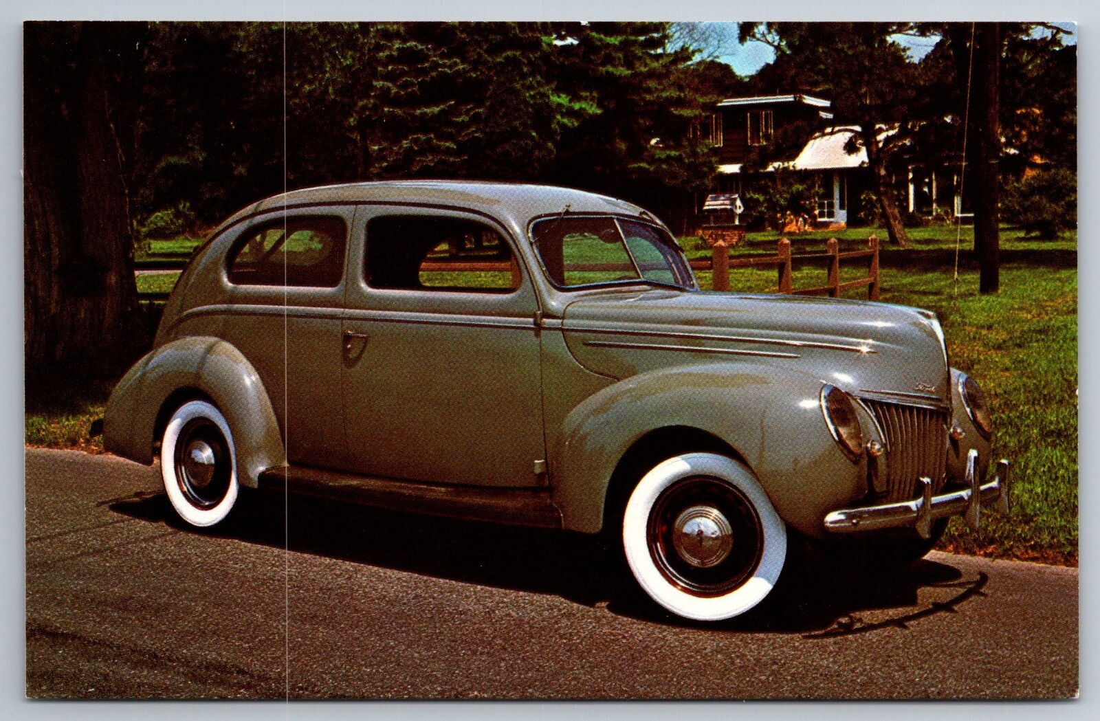 1939 Ford Deluxe Tudor Roaring 20 Autos NJ Museum Postcard