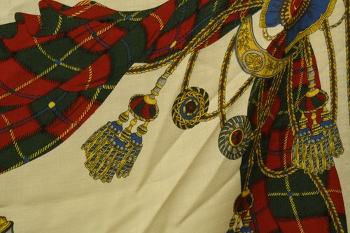 Authentic Gucci Shawl 70% Wool 30% Silk 136cm Blue Ivory Swords & Tassels VTG - Picture 3 of 13