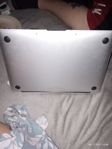 Macbook Air 2017 13.3inches - Picture 4 of 4