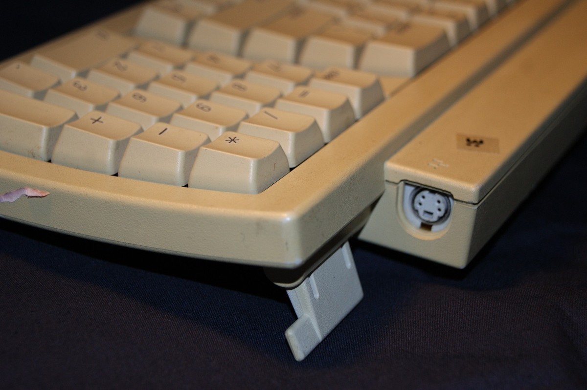 M0487 Apple ADB Keyboard II Mac M0487LL/A Macintosh working