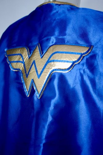 Deluxe Metallic Wonder Woman Costume Superhero Fancy Dress Age 10-12 - Picture 10 of 10