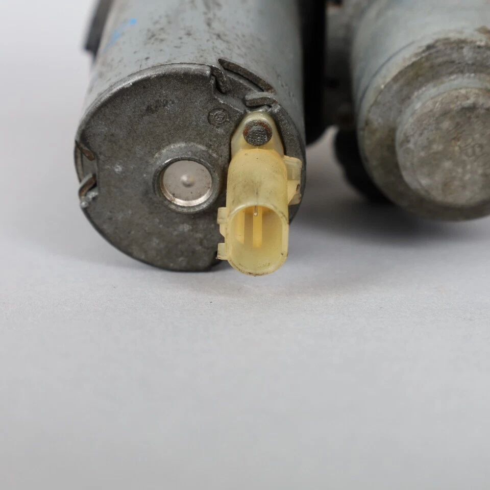 Válvula de control de calefacción BMW M3 E46 2001-2006 64118369807 OEM usada Foto 3 de 4