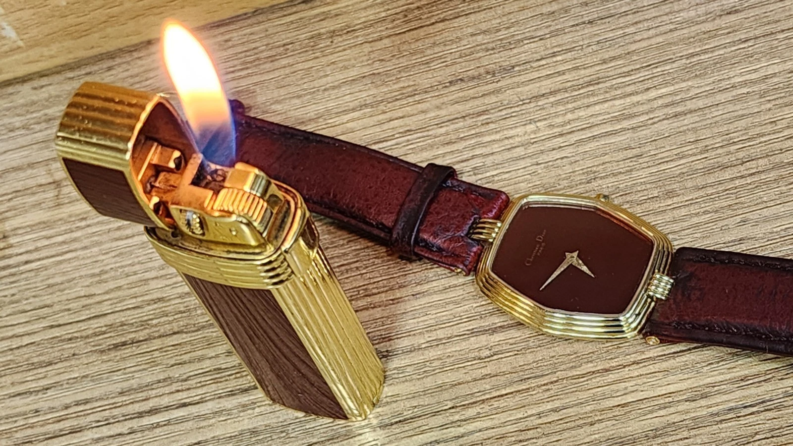 Montre et briquet Christian Dior Laies à quartz   unique en son genre