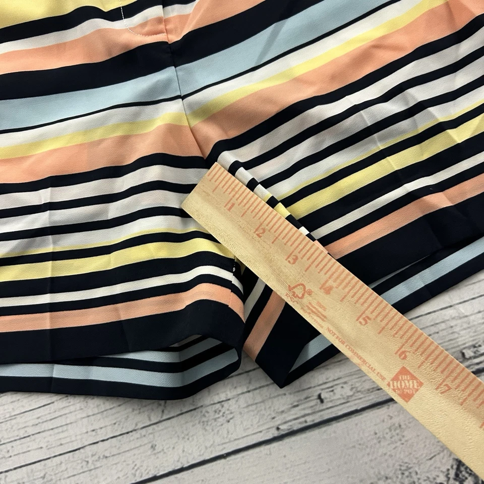 Pantalones Cortos de Verano THE LIMITED Poli Informales a Rayas Talla 2 Foto 3 de 4