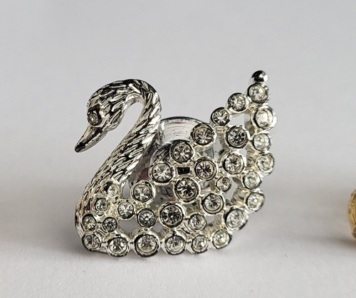 Swarovski 2 x SCS Schwan Mini Brosche € Krawattennadel Schwan TOP ohne OVP - Picture 2 of 4