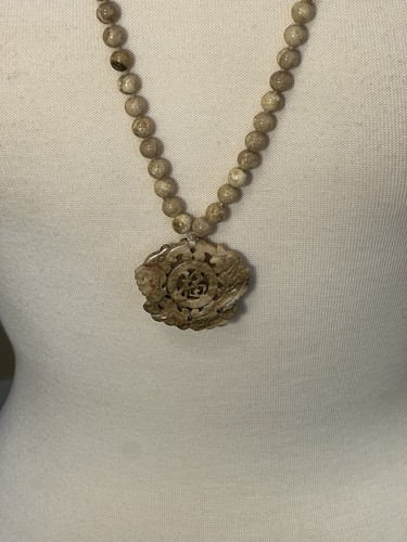 Vintage geschnitzter Stein chinesischer Anhänger Perlen Halskette FU Glück Jaspis - Bild 4 von 11