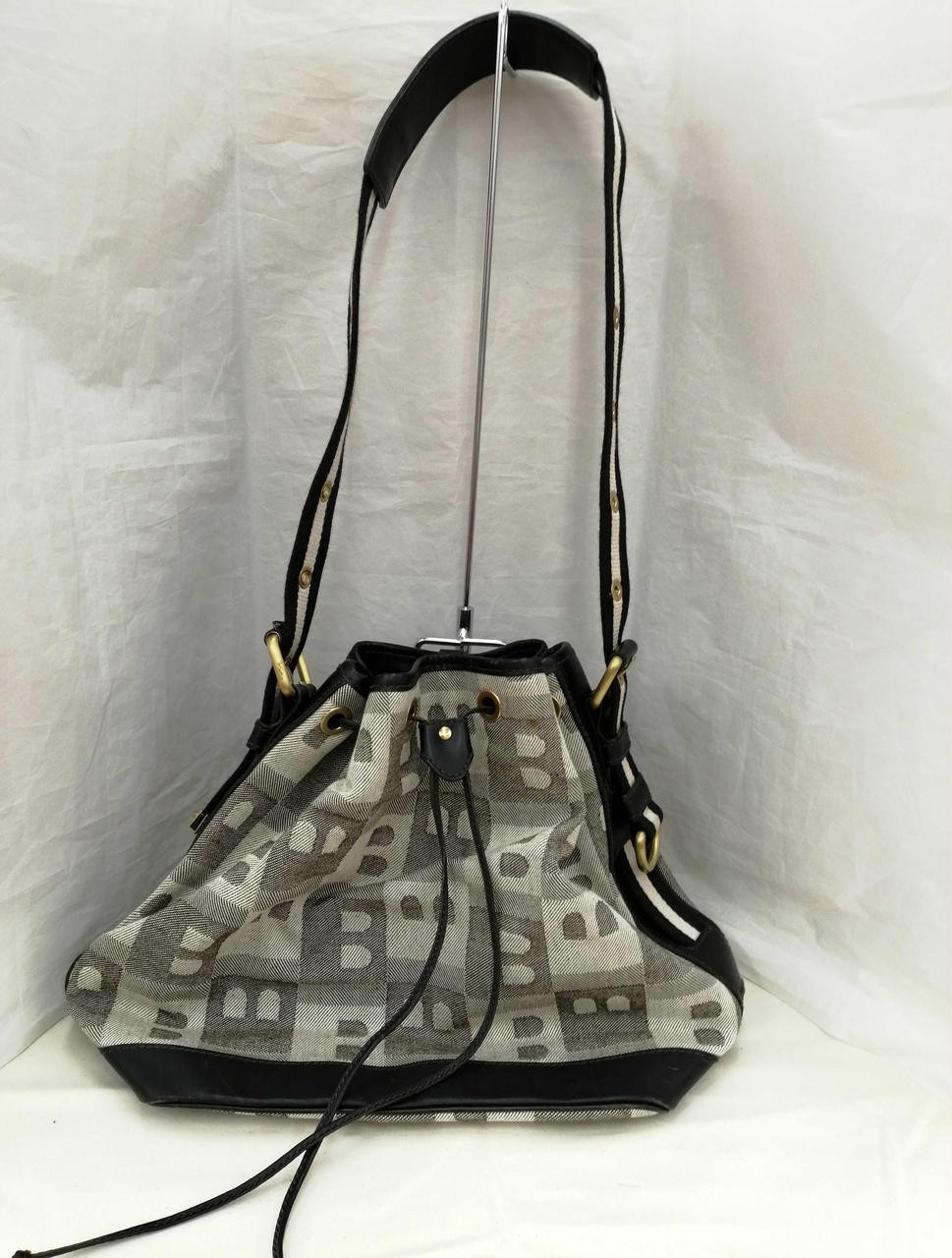 All Over Pattern Drawstring Bag B Gray With Some … - image 2