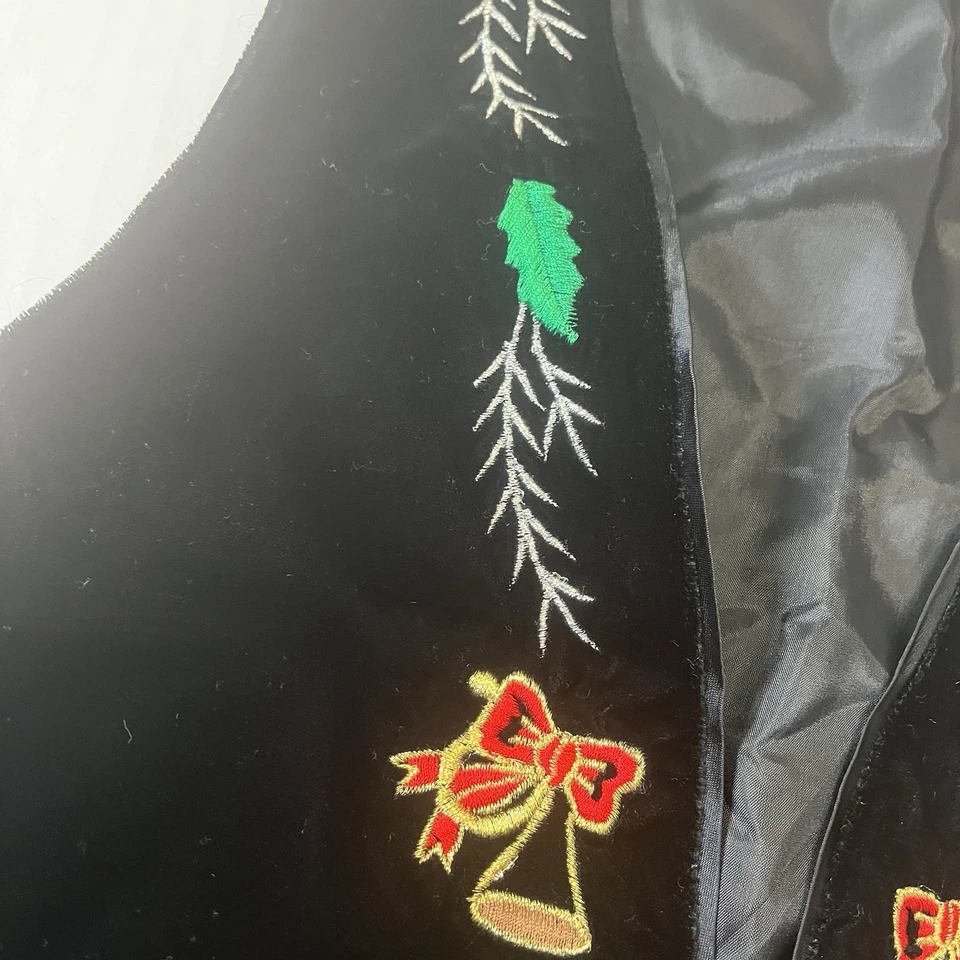 Vintage Walmart brand trimmings black velvet Christmas Vest size small/ medium - Image 3 of 4