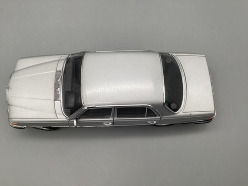 Modellini auto 1:18 Norev Collectors Mercedes Benz 450 SEL 1976 con scatola originale - Foto 9 di 13