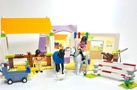 LEGO 5941 BELVILLE Riding School Horse stable with Instructions.
