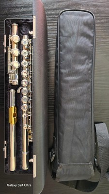 Armstrong 87, massive Silberflöte mit vergoldeter Lippe. (offenes Loch) 